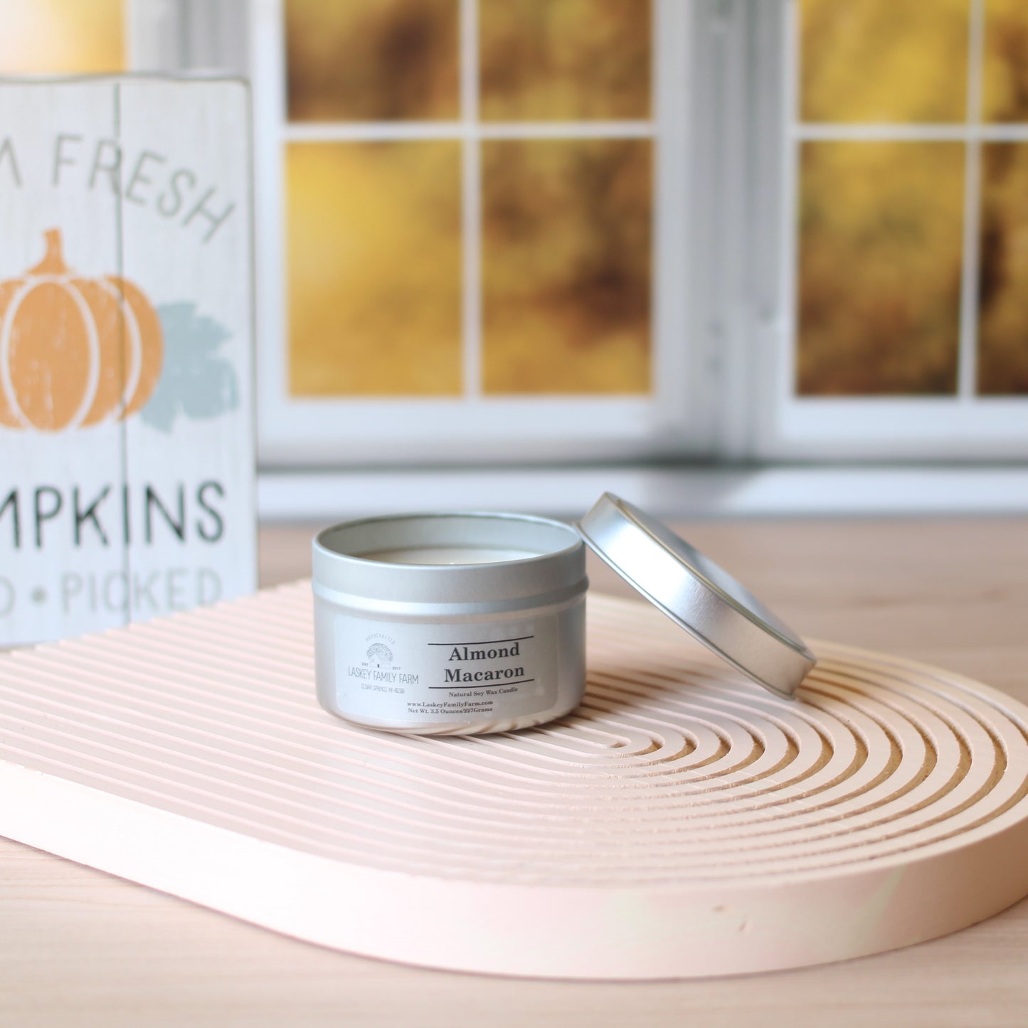 3.5 Oz Almond Macaron